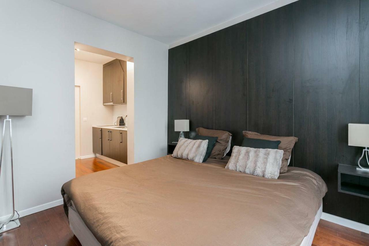 Studio Tour Eiffel Et Champs-Elysees Apartment Paris Exterior photo